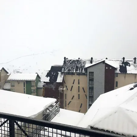 Cozy Mountain View 70m² Apartment